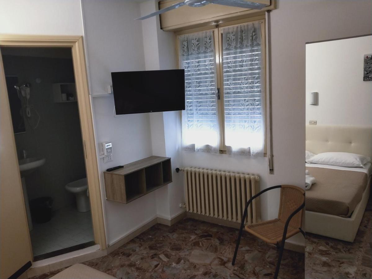 Hotel Diana ガルドーネ・リヴィエラ エクステリア 写真